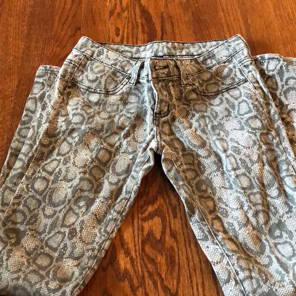 LF women’s jeans.